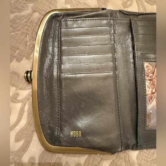 Hobo Alice Gray Leather wallet - Picture 5 of 11